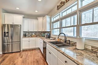 Modern Tims Ford Lake Home with Private Dock and Pool! - Lynchburg - 1
