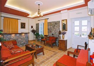Artemis Traditional Hotel - 2