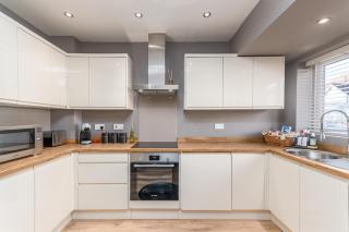 Castle Townhouse Kenilworth - Private Parking - 24 Hr Gym Access - Town Centre - Kenilworth - 9