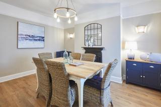 Host & Stay - Ebb Tide - 1