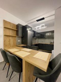 SeaView Modern Two Bedroom Apartment - Sarandë - 8