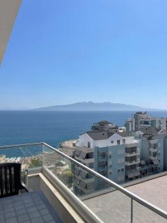 SeaView Modern Two Bedroom Apartment - Sarandë - 7