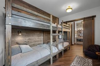 Skyes Peak - Beautiful NEW home with breathtaking views of the Mountains - 3