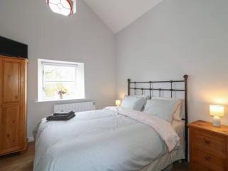 6 bed Cozy Victorian Cottage - 3