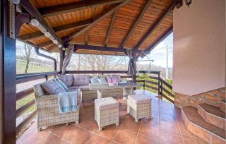 Awesome Home In Kraj Donji With Wifi - Donji Kraj - 6