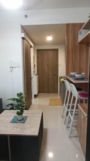 Cozy 1Br with Netflix & Balcony Pool View Condo - 7