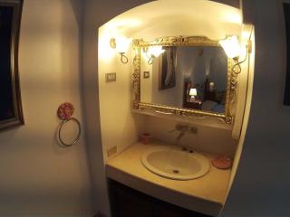 Very central apartment, by shops, bars, restaurants - Bari - 9