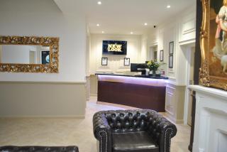 Dreams Hotel - Barking - 8