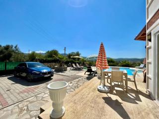 Spacious 4 BR Villa with 100m2 Private Pool and Unlimited WiFi Fethiye - Fethiye - 1