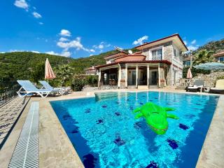 Spacious 4 BR Villa with 100m2 Private Pool and Unlimited WiFi Fethiye - Fethiye - 0