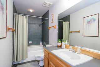 Ski In Out Lift 7! Deck, Hot Tub, Garage Parking condo - 3