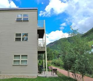 River Retreat! Mtn View Balcony, Pool, Hot Tub Viking Lodge 210 condo - 2