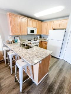 Suitable for small or large families! Duplex allows for one or both sides to be rented! - Gulf Shores - 9