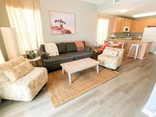 Suitable for small or large families! Duplex allows for one or both sides to be rented! - Gulf Shores - 8
