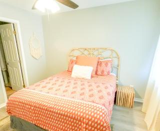 Suitable for small or large families! Duplex allows for one or both sides to be rented! - Gulf Shores - 6