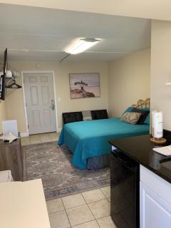Budget friendly studio condo! Heart of Gulf Shores across from the Hangout! - Gulf Shores - 7