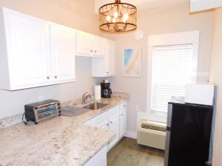 Budget Friendly Condo within Walking Distance to the Beach! - Gulf Shores - 8