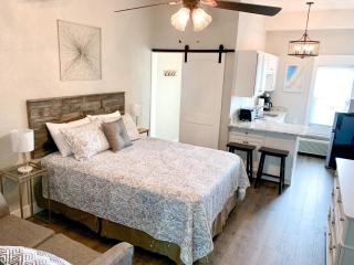 Budget Friendly Condo within Walking Distance to the Beach! - Gulf Shores - 4