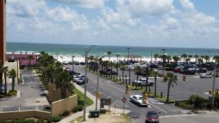 Budget Friendly Condo Perfect for a Romantic Getaway within Walking Distance to the Beach! - Gulf Shores - 1