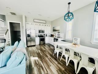 Gorgeous 3 BR Home Across from the Beach with Community Pool - Gulf Shores - 4