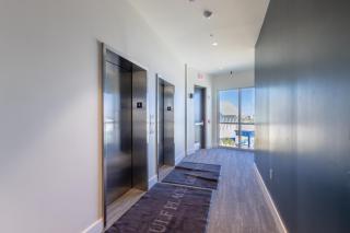 Glamorous 5 BR Condo right next to The Hangout! - Gulf Shores - 4