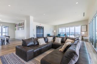 Elegant 6 BR Condo with Beach and City Views, 2 large balconies, Next to the Hangout! - 8