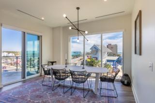 Spectacular 5 BR Luxury Condo with Rooftop Pool right on the Beach, Next to the Hangout! - Gulf Shores - 0