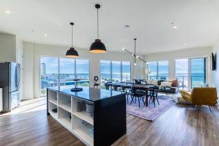 Elegant 4 BR Beachfront, Luxury Condo with Rooftop Pool Next to the Hangout - Gulf Shores - 3
