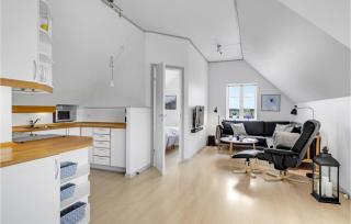 2 Bedroom Nice Apartment In Nexø - 9