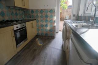 4 Bedroom House in Turnpike Lane/Wood Green - Londra - 1