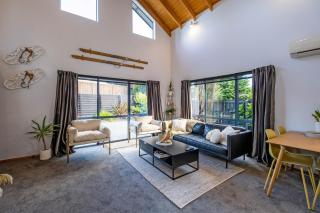 Little Black Chalet Methven - 8