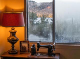 Cozy Winter Kabin + Hot Tub & Firepit - Huberdeau - 9