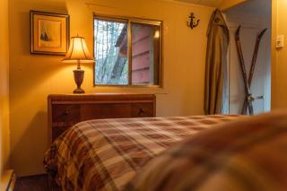 Cozy Winter Kabin + Hot Tub & Firepit - Huberdeau - 4