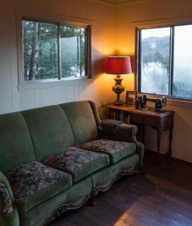 Cozy Winter Kabin + Hot Tub & Firepit - Huberdeau - 3
