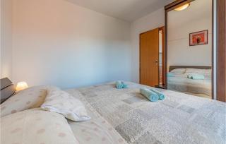 Beautiful Apartment In Pakostane - 7