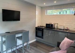 Ogwen Bank Caravan And Lodge Park - 1