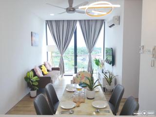 Hanns&FreeWiFi&Washer&Parking &Pool&Sauna&Sunshine Comfort Homstay2 - Sibu - 8