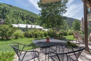 Ground Floor on River Trail, Walk to Ski condo - 4