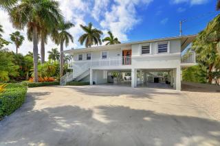 Waterfront Luxury Home with Pool and Boat Dock home - Key Colony Beach - 9