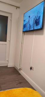 New Cozy Studio Apt. House with Parking. Entire space - 1