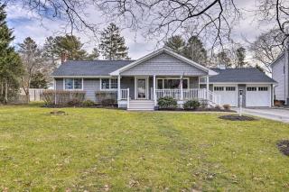 Mattituck Home with Fireplaces - Near Wineries - 8
