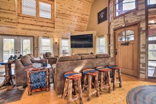 Strawberry Plains Cabin Private Pond and Game Room! - Strawberry Plains - 5