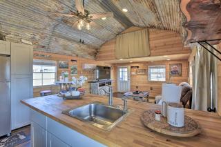 Boyd Countryside Cabin with Patio and Farm Views - - 2