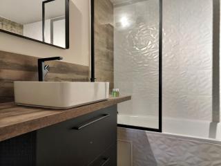 • L’Observatoire • Parking • Clim • Netflix • - 1