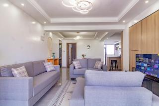 Stylish 3 Bedroomed City Apartment - 2