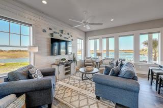 Waterfront Villa on St Charles Bay - 6