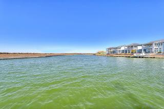Waterfront Villa on St Charles Bay - 3