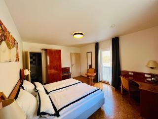 TheCrossing Bed & Breakfast - Hausen im Tal - 2