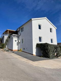 Apartments Frigan - Maslenica - 1