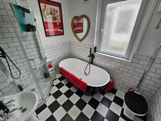 Southsea Royale James Bond 3 bed Cool Penthouse, seafront parking - Portsmouth - 8